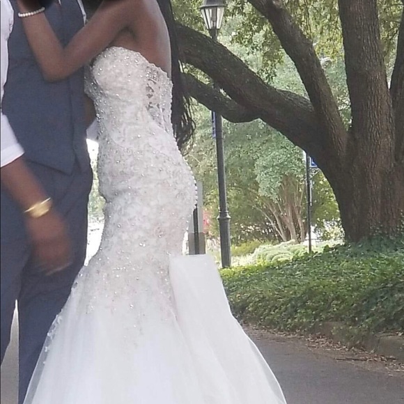 Beautiful Mori Lee Wedding Dress- style 8125 - Picture 5 of 9